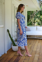 Load image into Gallery viewer, Lulu Tie Front Blue/White Bold Midi Dress