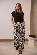 Load image into Gallery viewer, Jazzlyn Black/White Print Wide Leg Pant