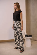 Load image into Gallery viewer, Jazzlyn Black/White Print Wide Leg Pant