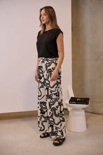 Load image into Gallery viewer, Jazzlyn Black/White Print Wide Leg Pant