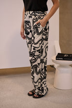 Load image into Gallery viewer, Jazzlyn Black/White Print Wide Leg Pant