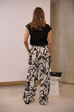 Load image into Gallery viewer, Jazzlyn Black/White Print Wide Leg Pant
