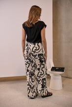 Load image into Gallery viewer, Jazzlyn Black/White Print Wide Leg Pant