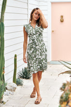 Load image into Gallery viewer, Maggie Green/white Bold Floral Midi Dress