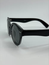 Load image into Gallery viewer, Amelia Black Sunglasses