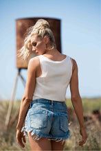 Load image into Gallery viewer, Freyed Denim Shorts