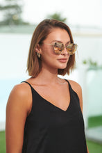 Load image into Gallery viewer, Annie Gold/Mirror tint Sunglasses