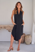 Load image into Gallery viewer, Xenia Black Plain Pocket Front Dress