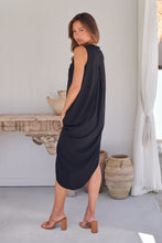 Load image into Gallery viewer, Xenia Black Plain Pocket Front Dress