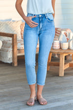 Load image into Gallery viewer, Eva Light Wash Denim Jeans