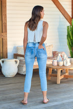Load image into Gallery viewer, Eva Light Wash Denim Jeans