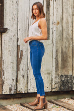 Load image into Gallery viewer, Basic Blue Denim Skinny Jean