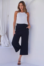 Load image into Gallery viewer, Clover Black Linen Culotte Pants