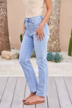 Load image into Gallery viewer, Mary Light Blue Straight Cut Stretch Denim Jeans