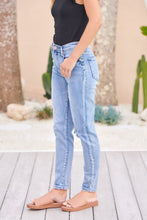 Load image into Gallery viewer, Virgo Washed Blue Denim Torn Knee Jeans
