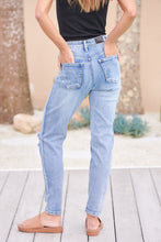 Load image into Gallery viewer, Virgo Washed Blue Denim Torn Knee Jeans