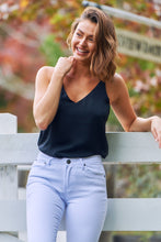 Load image into Gallery viewer, Basic White Denim Jeans
